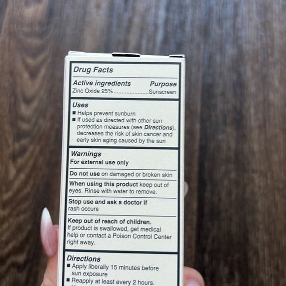 Ten over Ten Sunscreen - Picture 3 of 4